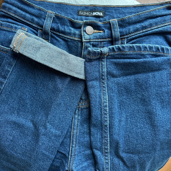 Fashionnova jeans - I got it from my mama - Picture 3 of 4